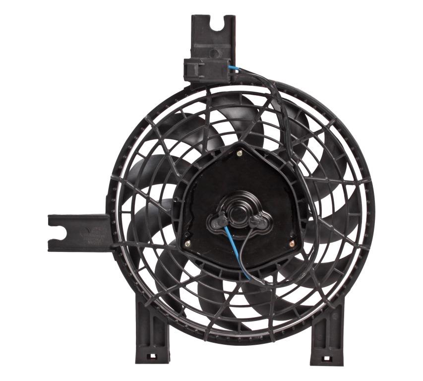 Электровентилятор кондиционера для автомобиля Toyota Land Cruiser 100 (98-) (с кожухом)