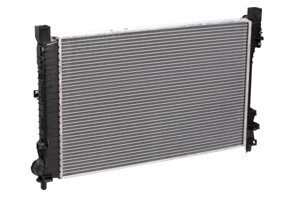 Радиатор охлаждения для автомобилей Mercedes C (W203) (00-) MT