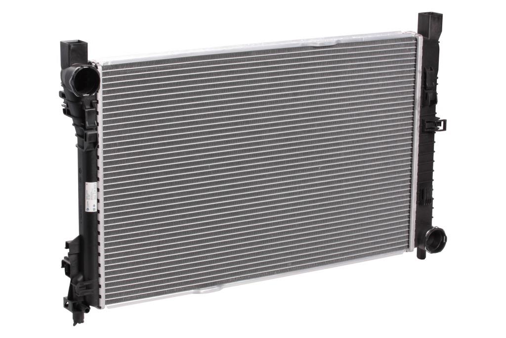 Радиатор охлаждения для автомобилей Mercedes C (W203) (00-) MT