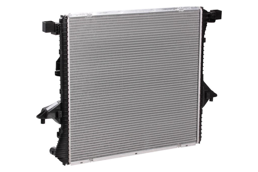 Радиатор охлаждения для автомобилей Volkswagen Amarok (09-)