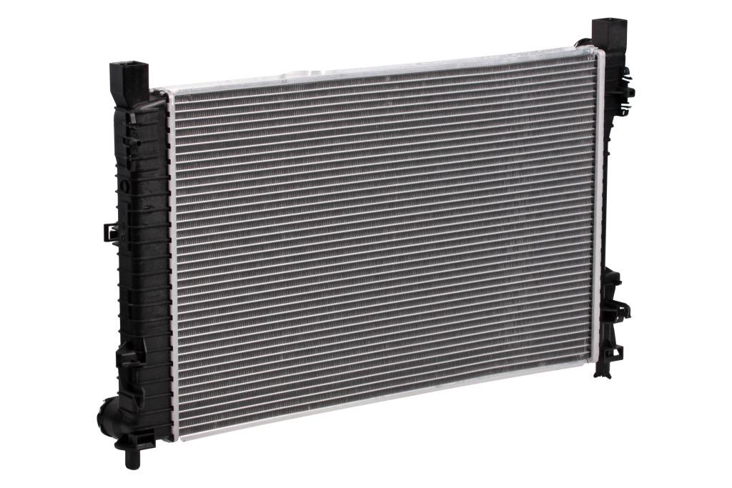 Радиатор охлаждения для автомобилей Mercedes C (W203) (00-)