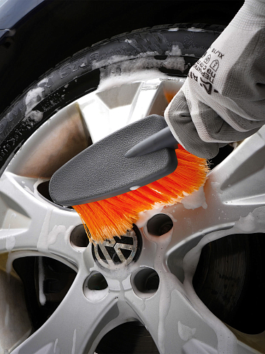 Щетка для мытья с насадкой для шланга, с мягкой распушенной щетиной (33 см)