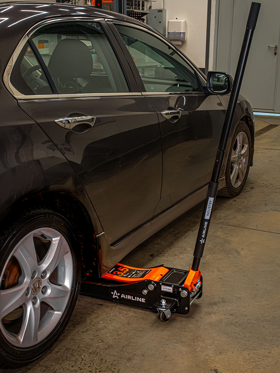 Домкрат подкатной 3.5т 100-533мм INDUSTRY двухпоршневой, низкопрофильный