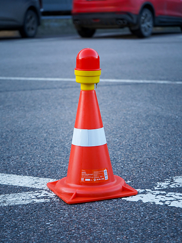 Фонарь сигнальный светодиодн. ФС-41.У, 250/85мм с фотоэл-том для конусов/вех/барьер.,столб., пластик, красн.