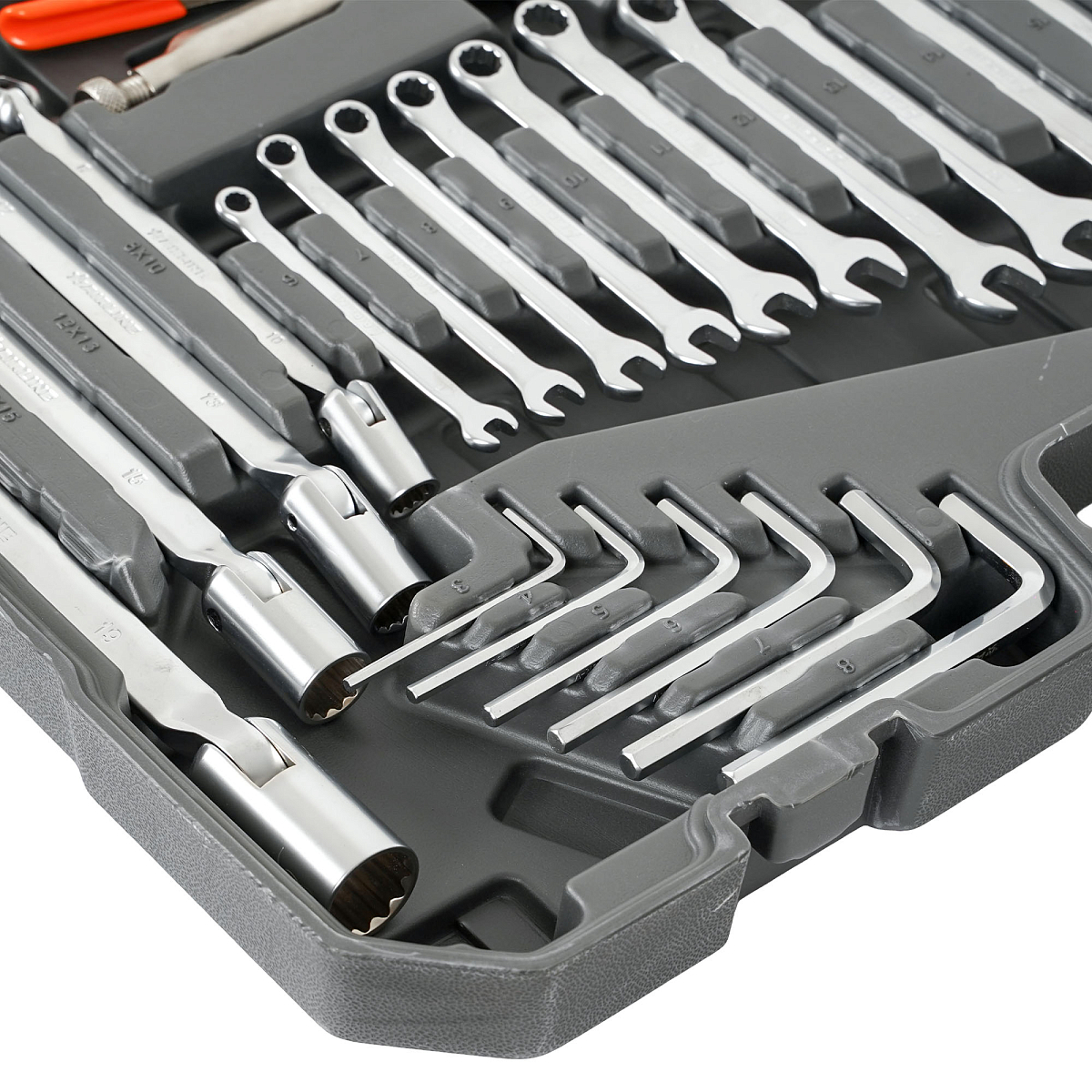 Набор инструментов универсальный 137пр. (головки 1/2", 1/4") кейс