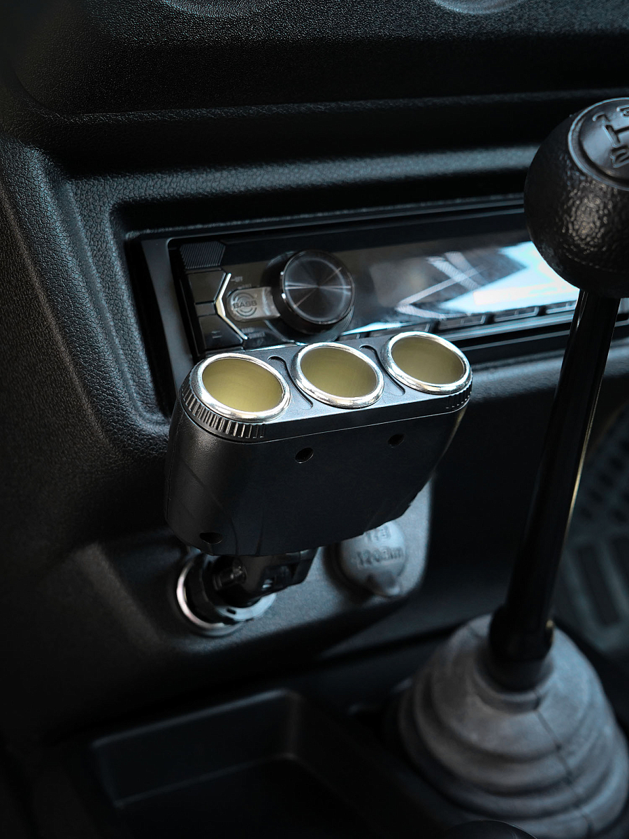 Разветвитель прикуривателя трансформер на 3 гнезда 8А, штекер-фиксатор