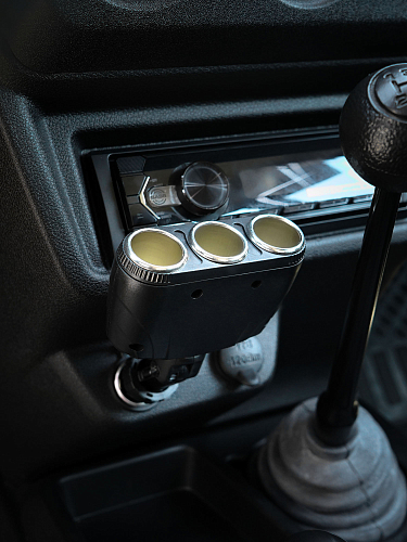 Разветвитель прикуривателя трансформер на 3 гнезда 8А, штекер-фиксатор