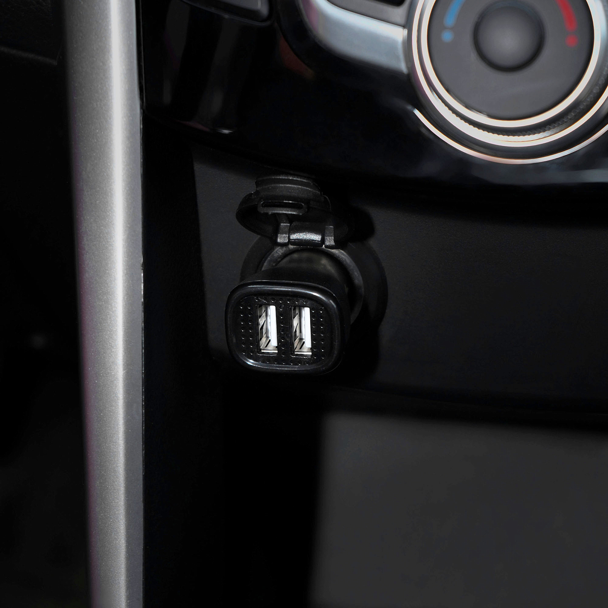 Адаптер автомобильный 2хUSB 2.1А, 12/24В