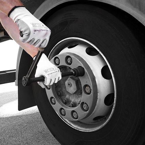 Гайковерт механич. 1"DR 4800Нм 1:56, 370мм с головками 32 и 33мм пласт.кейс