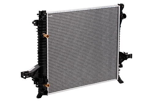 Радиатор охлаждения для автомобилей XC90 (02-) AT