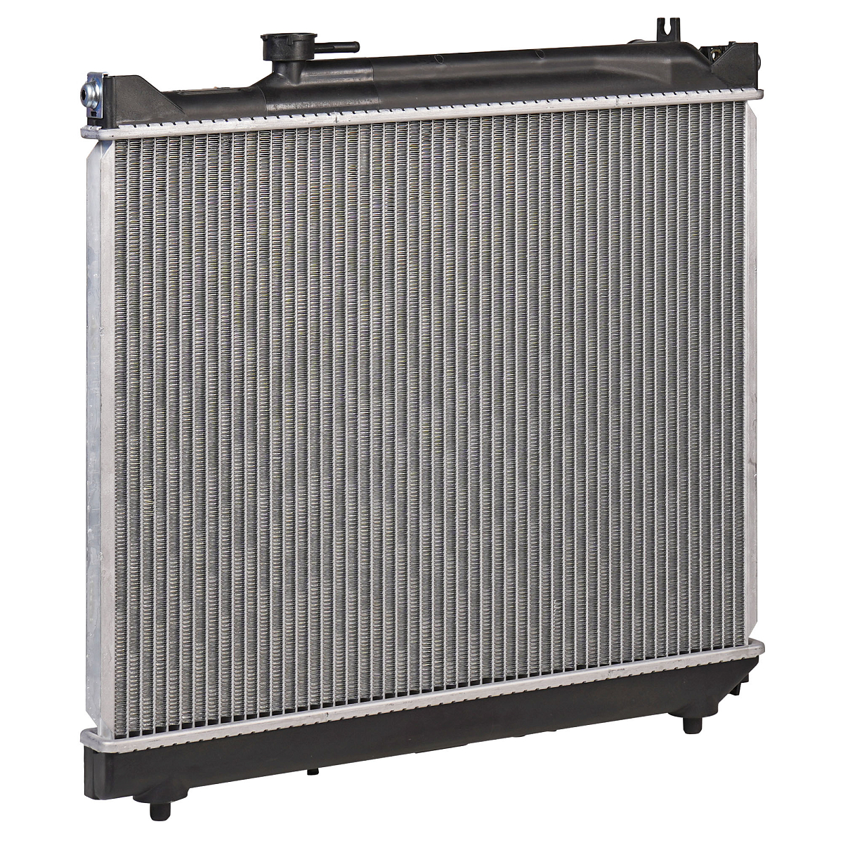 Радиатор охлаждения для автомобилей Suzuki Grand Vitara (98-)/Escudo II (96-) 2.0i/2.5i M/A