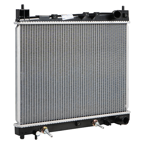 Радиатор охлаждения для автомобилей Vitz (99-)/FunCargo (99-)/Platz (00-)/Yaris (99-) AT