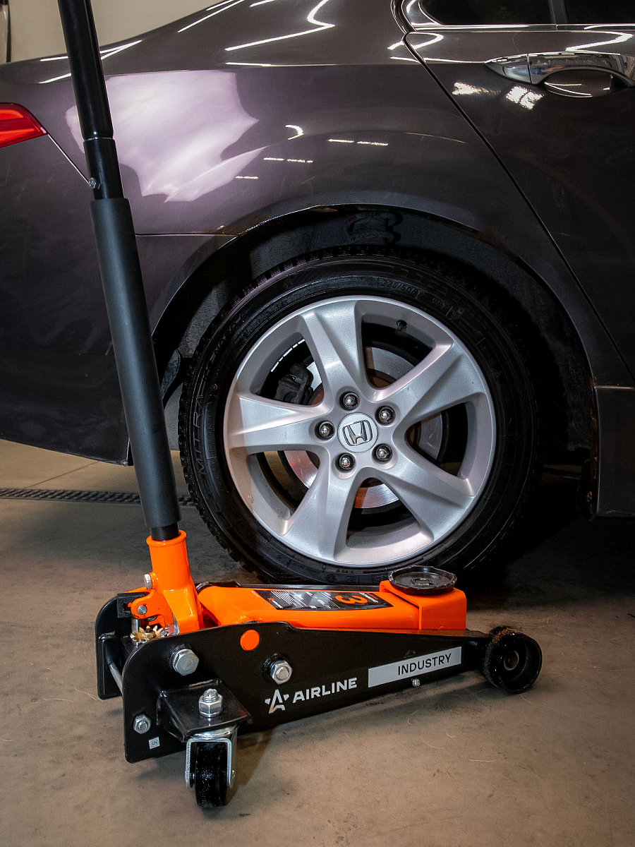 Домкрат подкатной 3т 133-465мм INDUSTRY двухпоршневой