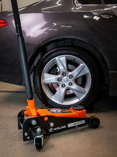 Домкрат подкатной 3т 133-465мм INDUSTRY двухпоршневой