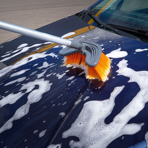 Щетка для мытья с мягкой распушенной щетиной "Волна" 75*22см