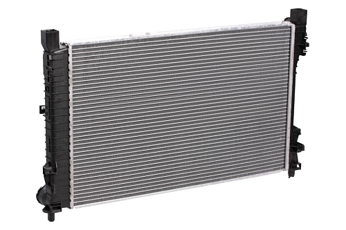 Радиатор охлаждения для автомобилей Mercedes C (W203) (00-) MT