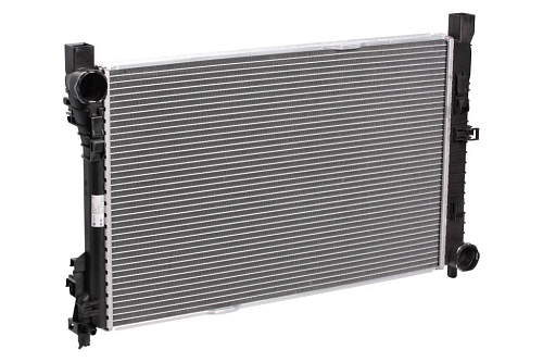 Радиатор охлаждения для автомобилей Mercedes C (W203) (00-) MT