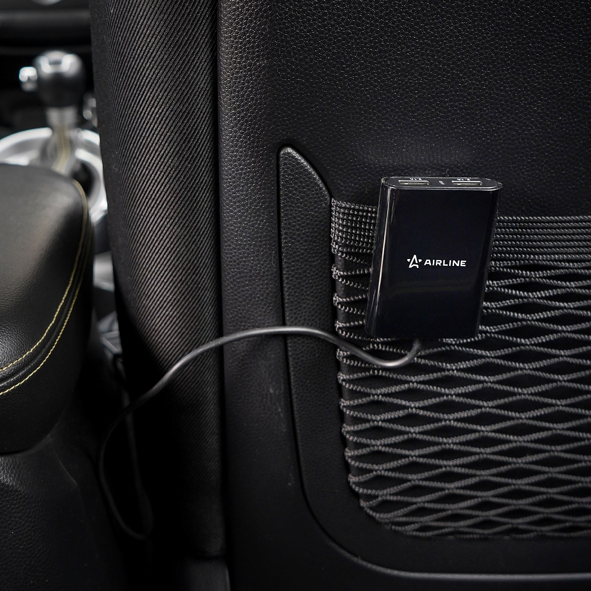 Зарядное устройство универсальное 4 USBx7.3A (2USB 1A+2.1A в прикуриватель + кабель 1.8 метра 2USBx2.1A для задних кресел)