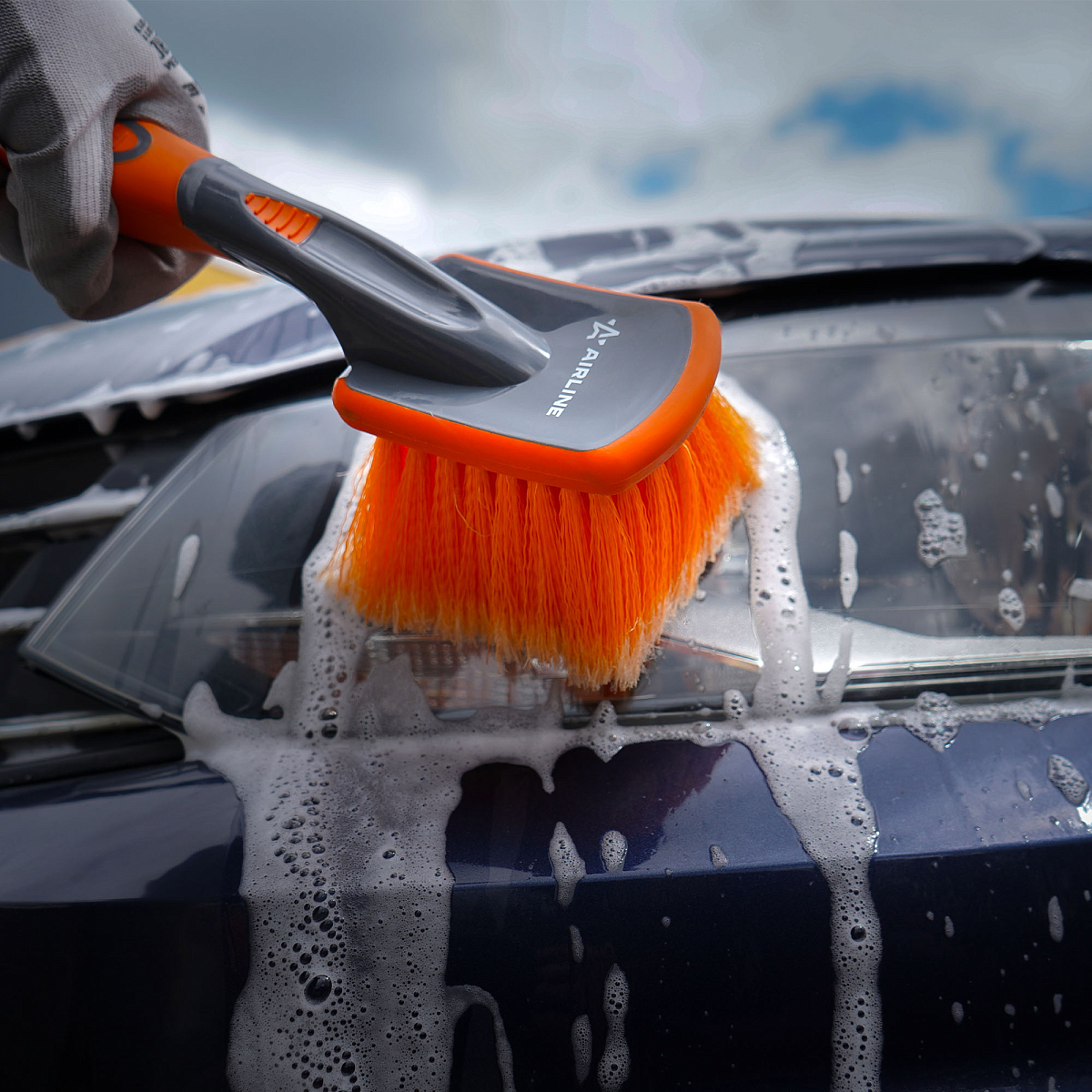 Щетка для мытья с мягкой распушенной щетиной, прорезиненные ручка и кант (25 см)