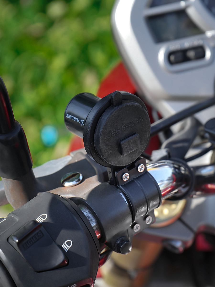 Розетка USB для мотоциклов с 1 портом (5В, 2.1А) (вкл/выкл)