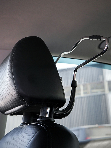 Вешалка автомобильная для одежды, на подголовник, универсальная