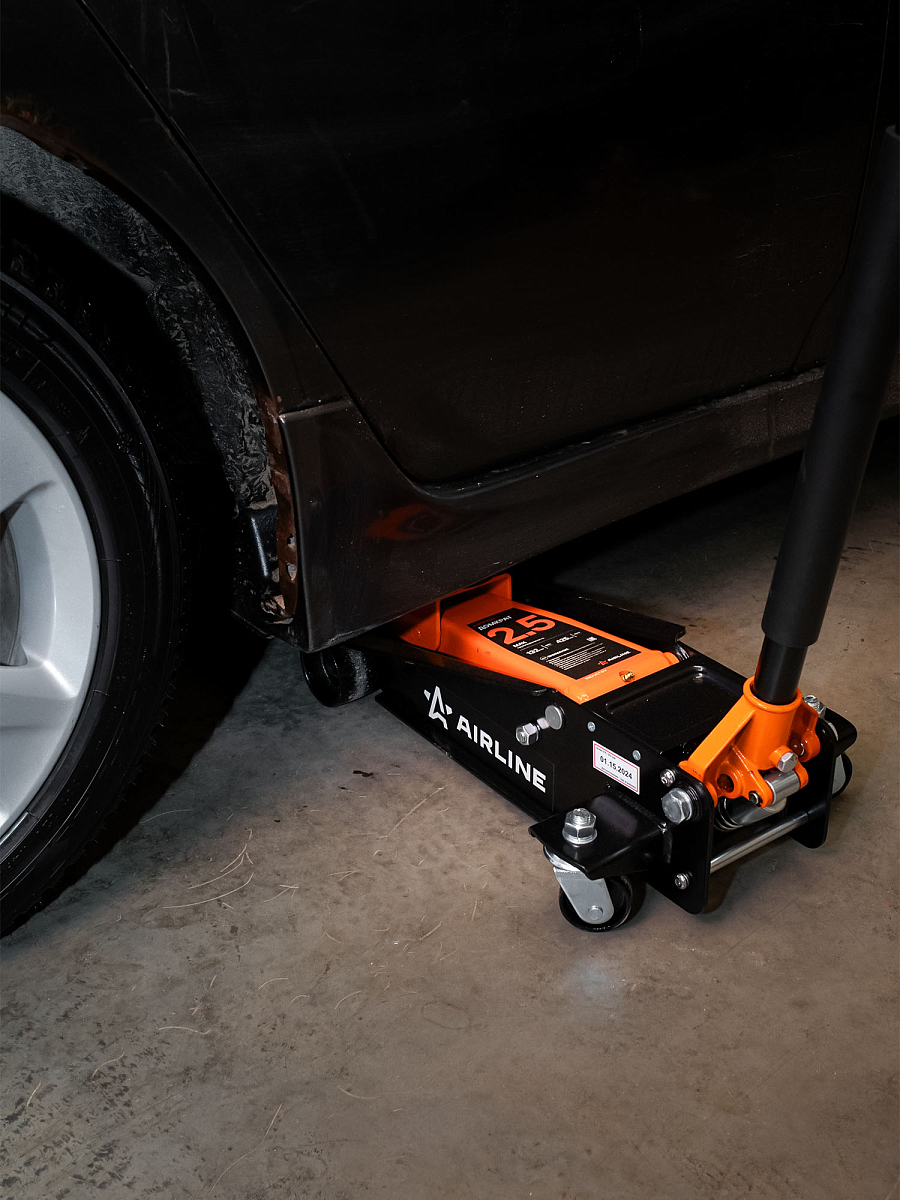 Домкрат подкатной 2.5т 78-505мм INDUSTRY двухпоршневой, низкопрофильный