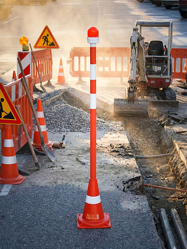 Фонарь сигнальный светодиодн. ФС-4.1,215/85 мм для дорожных конусов/вех/барьер.,столб., пластик, красный