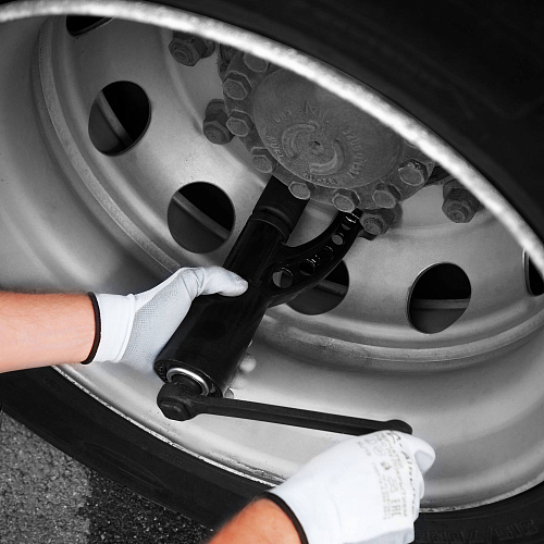 Гайковерт механич. 1"DR 3600Нм 1:64, 310мм с головками 32 и 33мм пласт.кейс