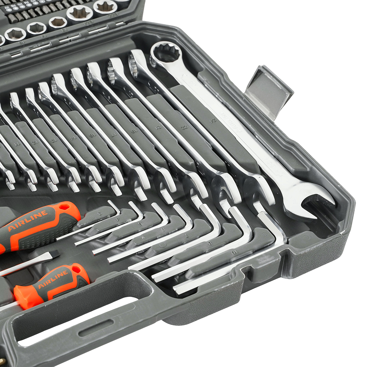 Набор инструментов универсальный 147пр. (головки 1/2", 1/4") кейс