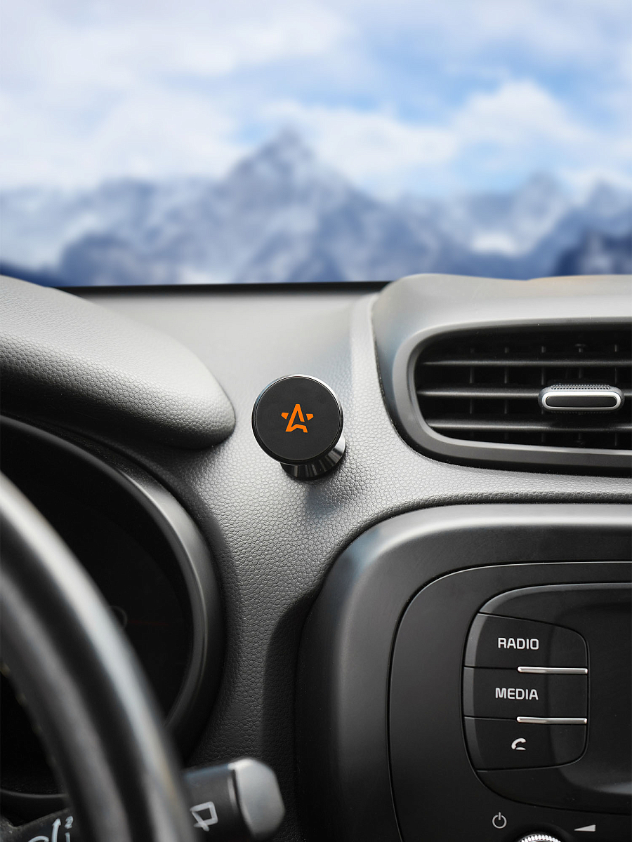 Держатель для телефона автомобильный на торпедо магнитный анодированный