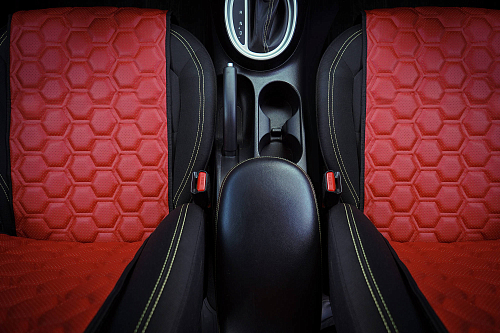 Накидки "Алькантара", передние (2 шт.), экокожа с перфорацией, красные