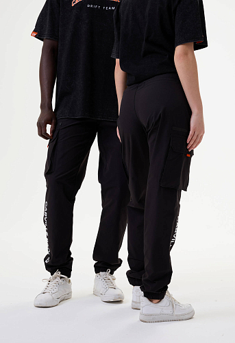 Брюки карго чёрные с принтом лого CR