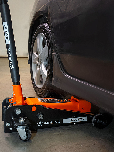 Домкрат подкатной 3т 133-465мм INDUSTRY двухпоршневой