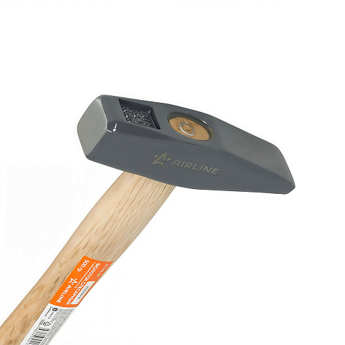 Молоток слесарный с деревянной рукояткой 500гр