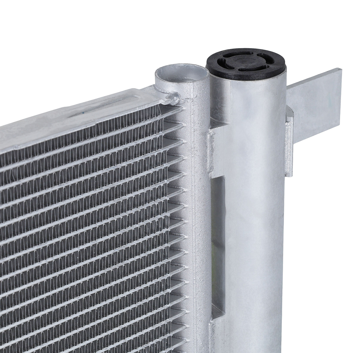 Радиатор кондиционера для автомобилей Octavia (13-)/(20-)/VW Tiguan (16-)