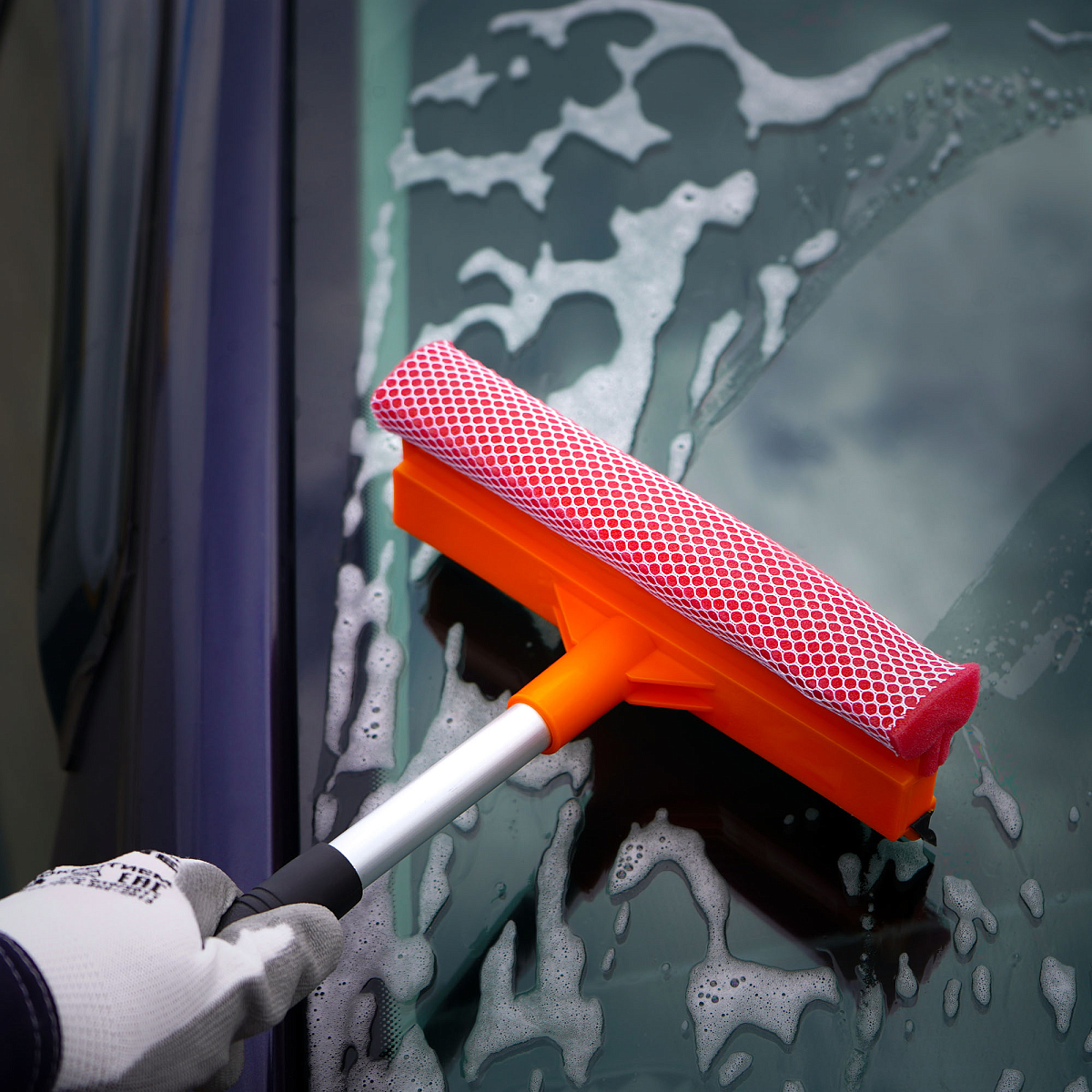 Щетка для мытья стекол с поролоном и водосгоном компактная (30 см)