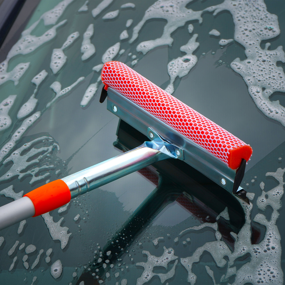 Щетка для мытья стекол с телескопич. ручкой, поролоном и водосгоном (90-130см)