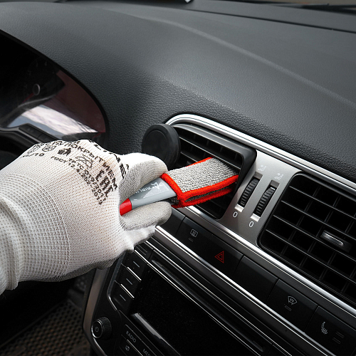 Щетка для чистки дефлекторов и труднодоступных мест авто