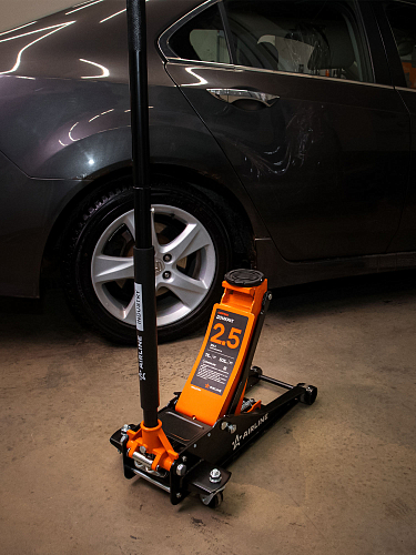 Домкрат подкатной 2.5т 78-505мм INDUSTRY двухпоршневой, низкопрофильный