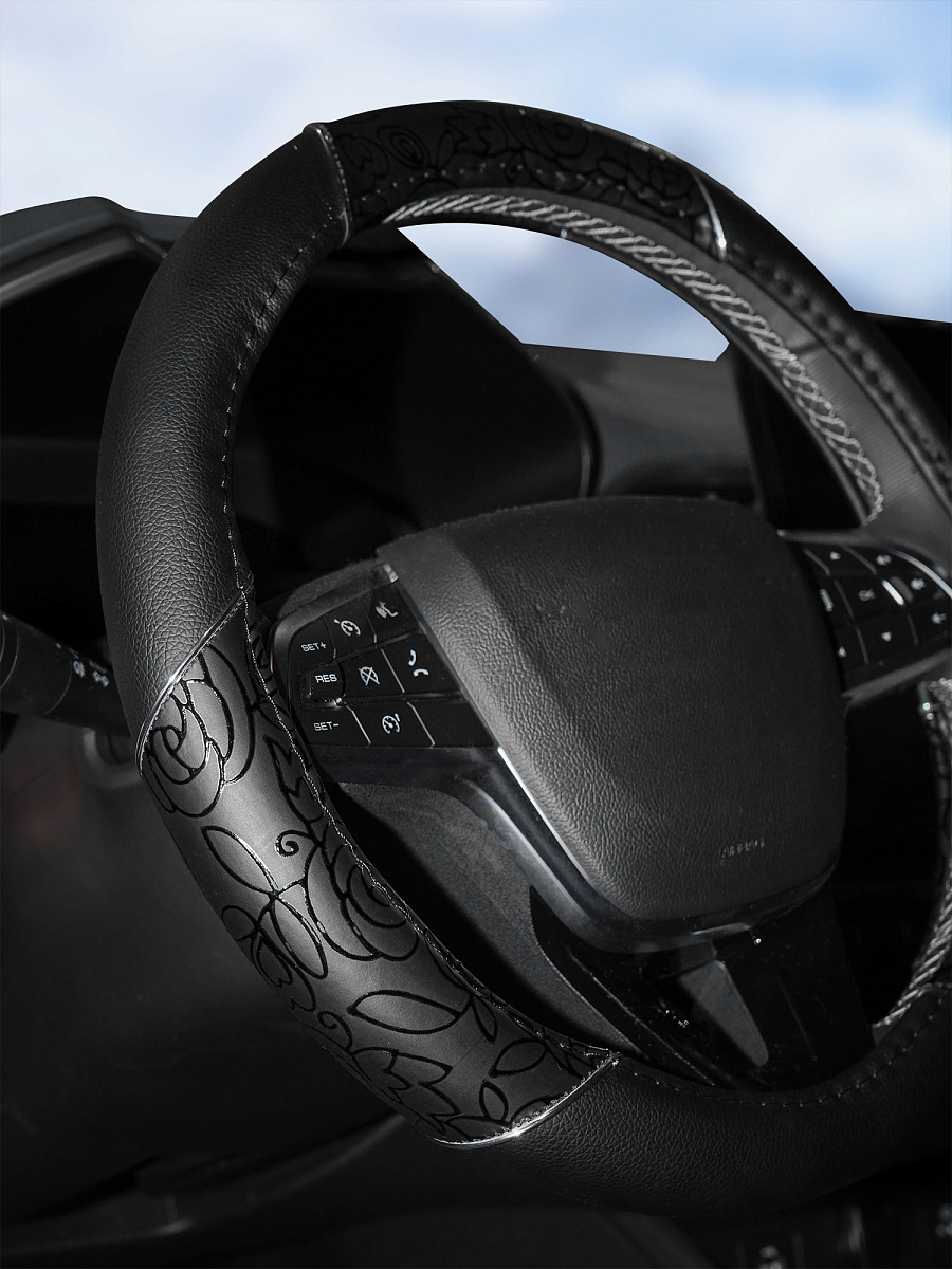 Оплетка на руль, искусственная кожа, женская модель, черная/принт, 38 см / M